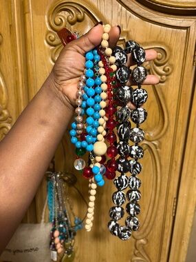 Women’s Multicolor Beaded Necklace Set - Blue, Red, Cream, Black